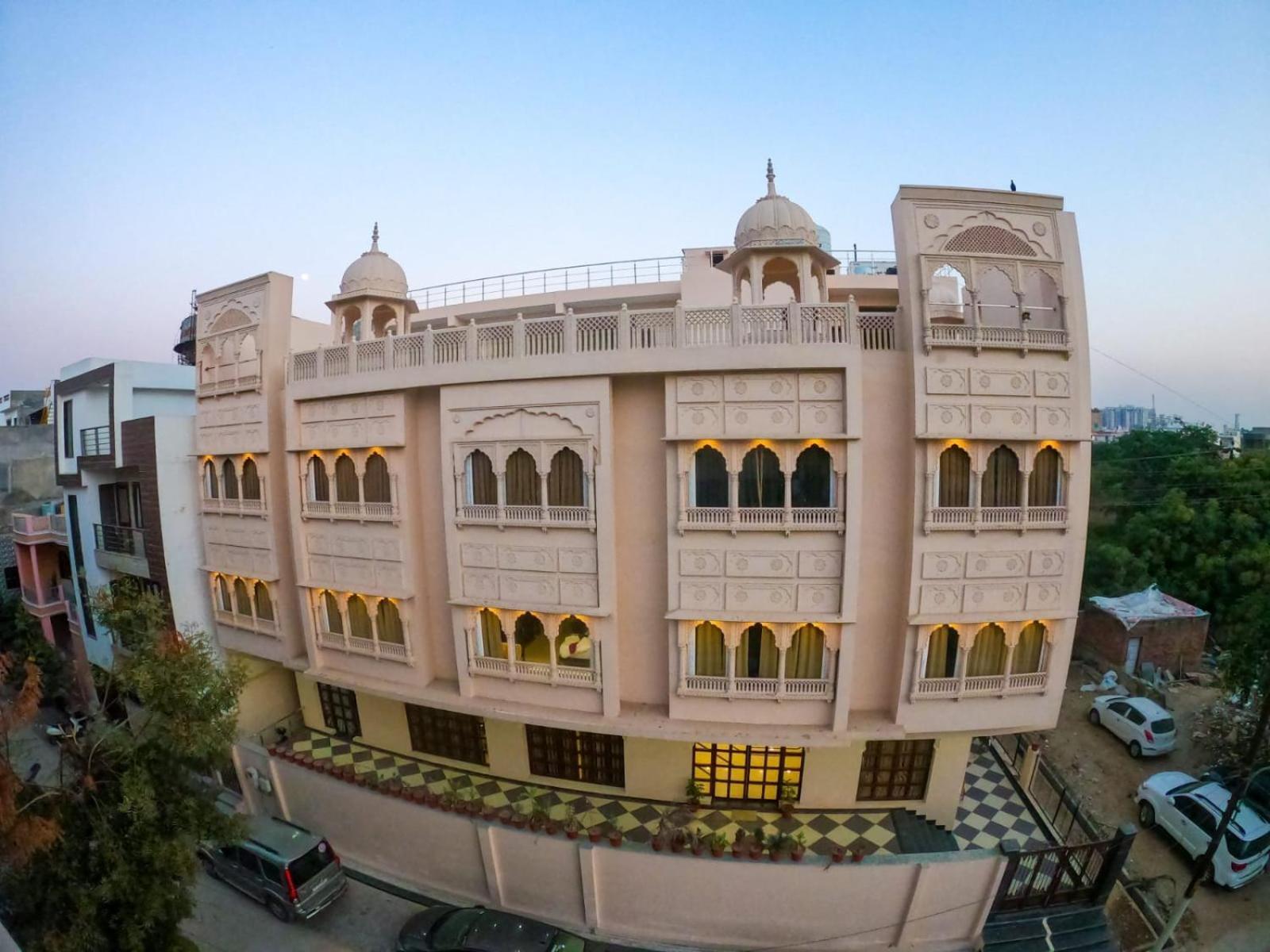 Hotel The Taj Vista Agra- Walking Distance To Taj Mahal à Agra  Extérieur photo