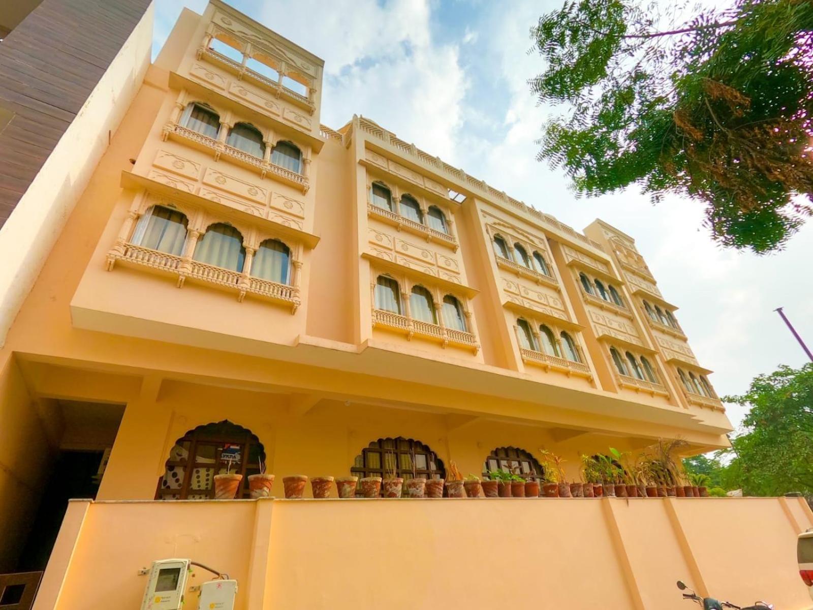Hotel The Taj Vista Agra- Walking Distance To Taj Mahal à Agra  Extérieur photo
