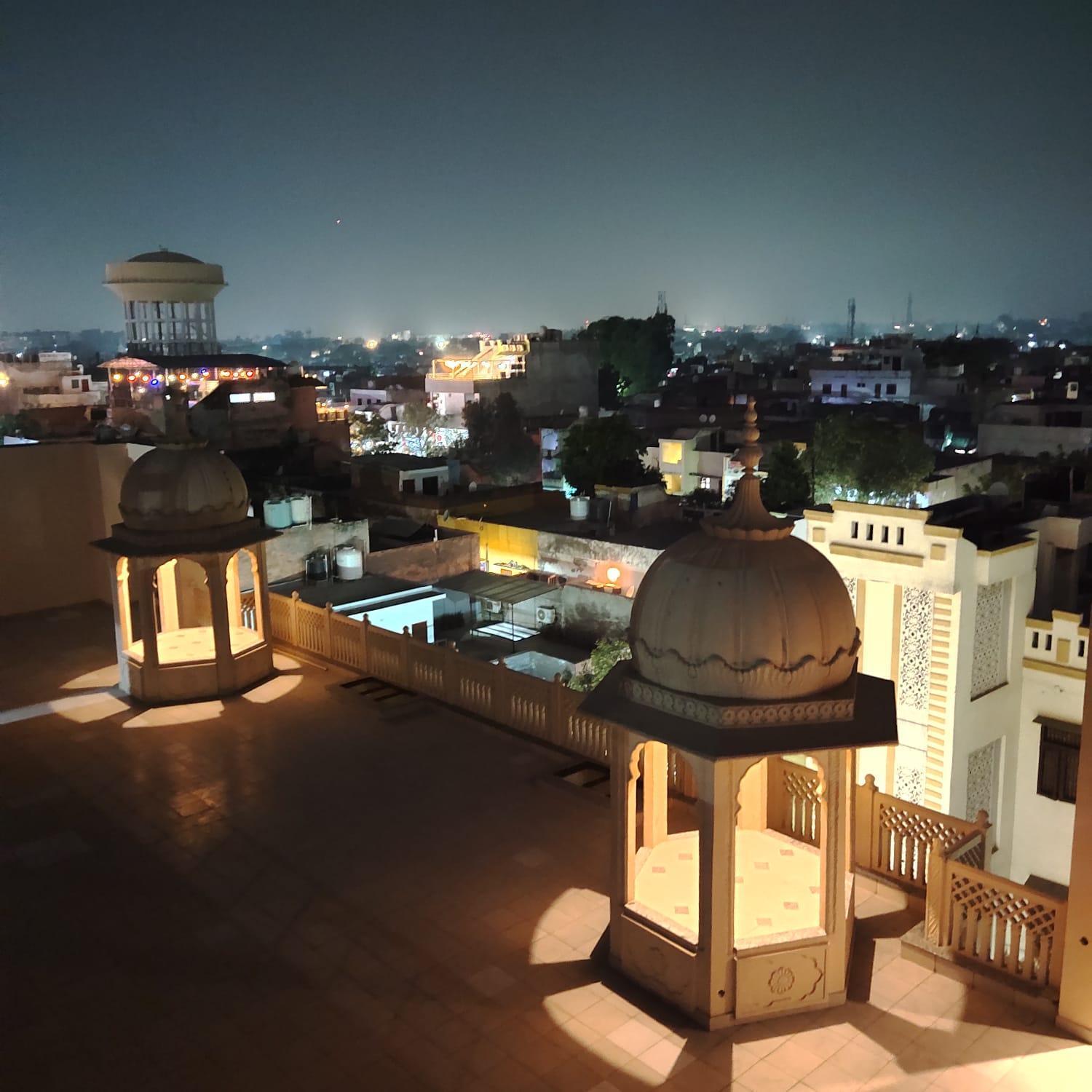 Hotel The Taj Vista Agra- Walking Distance To Taj Mahal à Agra  Extérieur photo