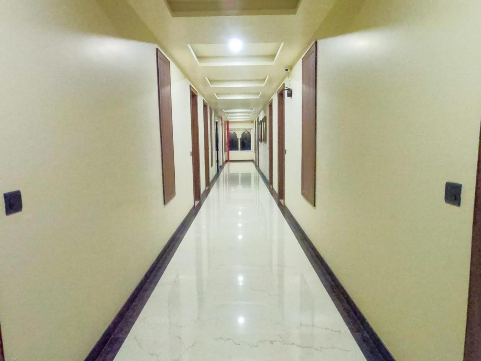 Hotel The Taj Vista Agra- Walking Distance To Taj Mahal à Agra  Extérieur photo